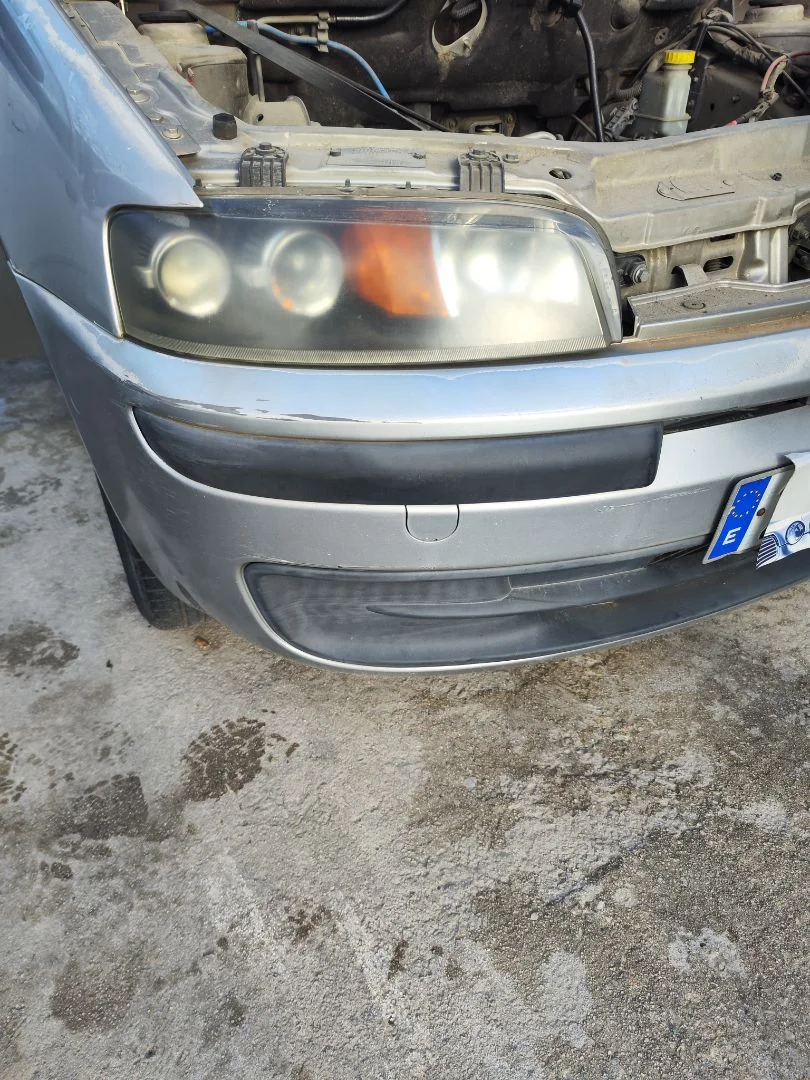 Foto de FARO DERECHO FIAT II PUNTO (188) BERLINA 1.2 CAT (60 CV / 44 KW) referencia 0051712392