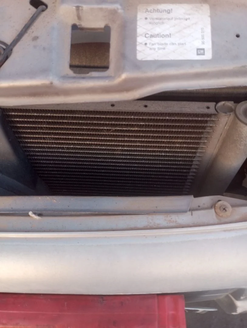 Foto de CONDENSADOR / RADIADOR AIRE ACONDICIONADO OPEL ASTRA G BERLINA 1.6 CAT (Z 16 SE / L55) (84 CV / 62 KW) referencia 95515190