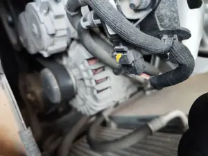 Foto de ALTERNADOR PEUGEOT 5008 1.6 HDi FAP CAT (9HZ / DV6TED4) (109 CV / 80 KW)