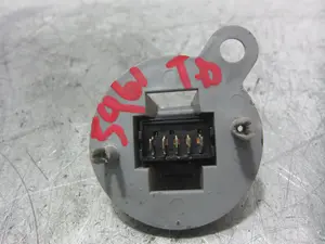 Foto de MANDO ELEVALUNAS TRASERO DERECHO CITROEN XSARA PICASSO 1.6 16V HDi (90 CV / 66 KW) referencia 9638569080 foto 2