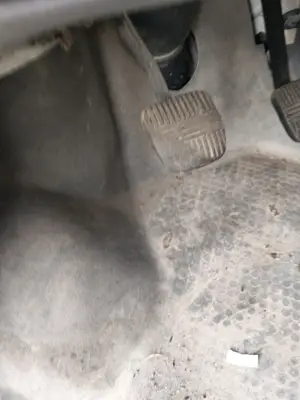 Foto de PEDAL EMBRAGUE NISSAN VANETTE CARGO 2.3 Diesel (75 CV / 55 KW)