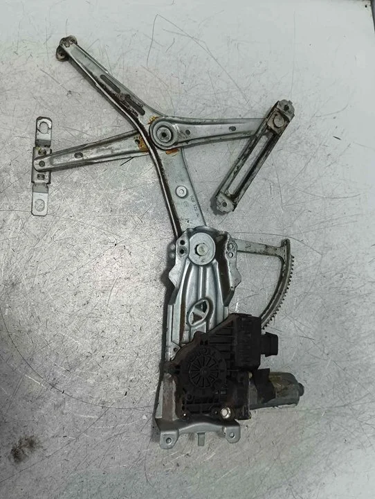 Foto de ELEVALUNAS DELANTERO DERECHO OPEL ASTRA G BERLINA 2.0 16V DI CAT (X 20 DTL / LD3) (82 CV / 60 KW) referencia 90521876