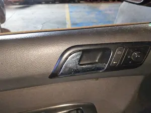 Foto de MANETA INTERIOR DELANTERA IZQUIERDA VOLKSWAGEN POLO IV (9N1)