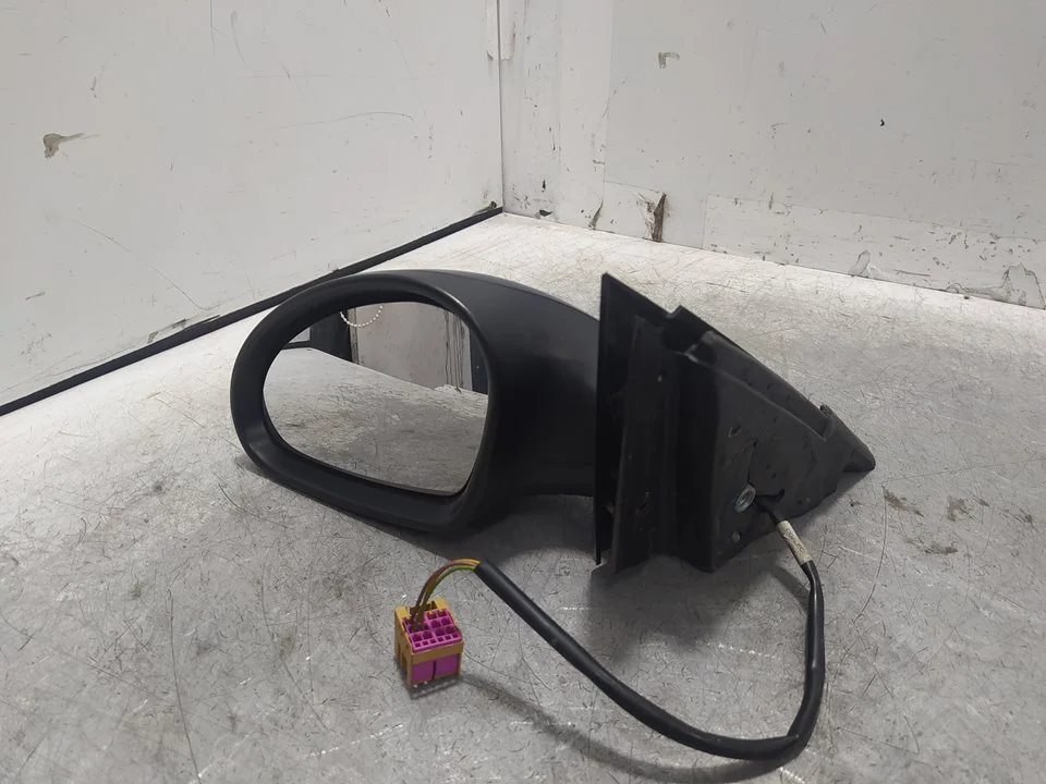 Foto de RETROVISOR IZQUIERDO SEAT IBIZA (6L1) 1.9 TDI (101 CV / 74 KW) referencia 836193
