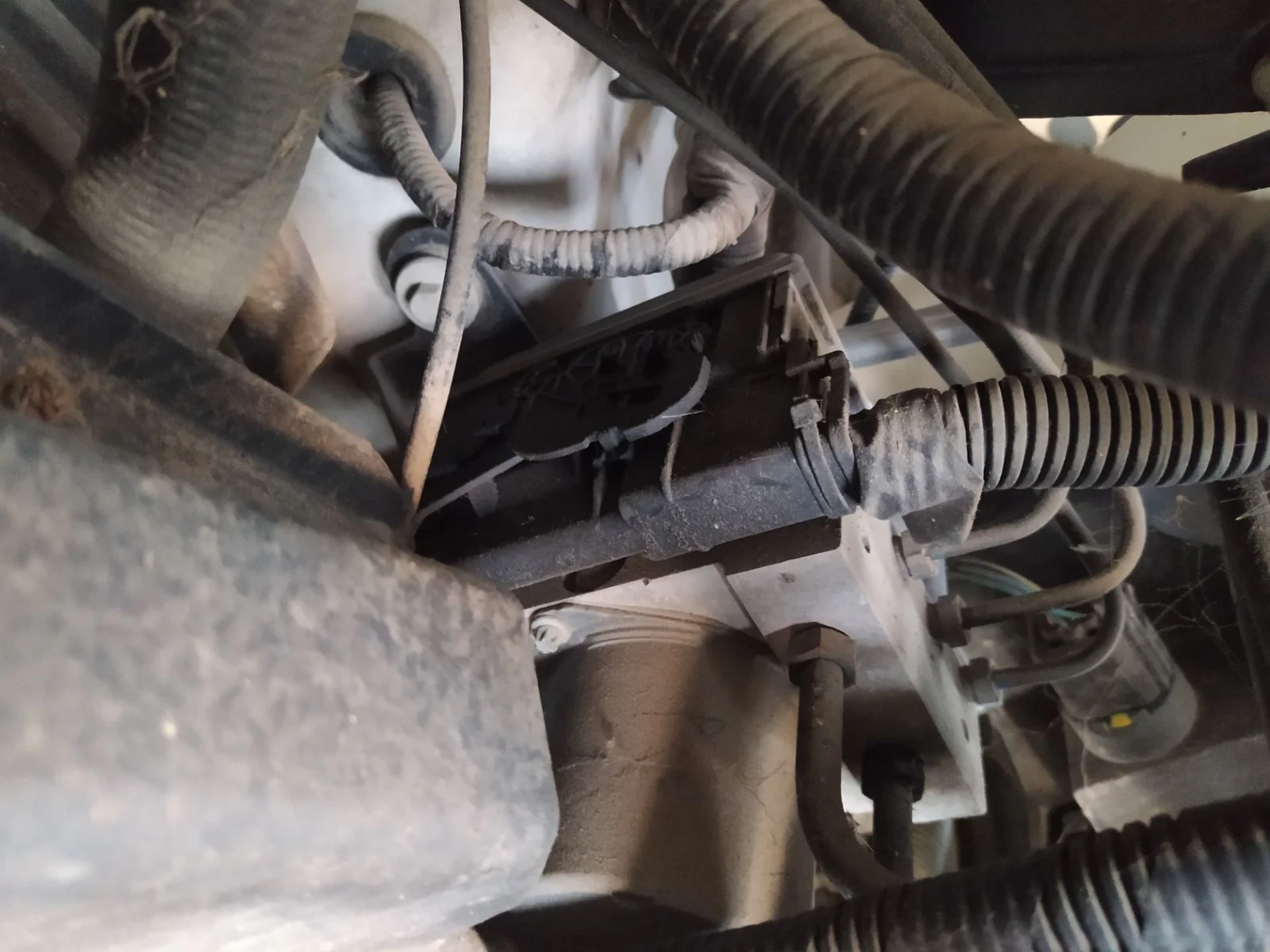 Foto de ABS FORD TRANSIT COMBI (TT9) 2.2 TDCi CAT (116 CV / 85 KW)