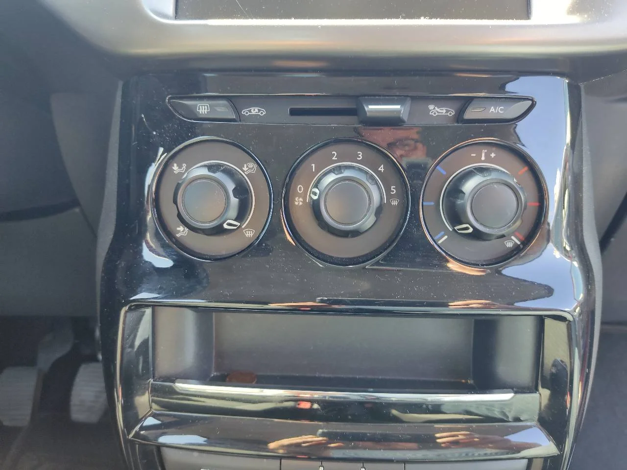 Foto de MANDO CALEFACCION / AIRE ACONDICIONADO CITROEN C3 1.0 VTi (68 CV / 50 KW) referencia Z8513001