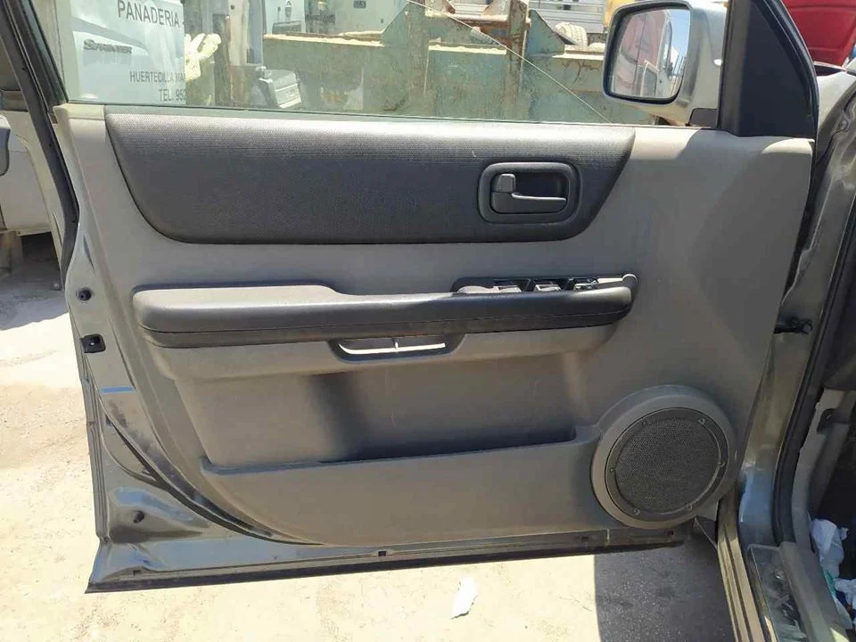 Foto de GUARNECIDO PUERTA DELANTERA IZQUIERDA NISSAN X-TRAIL (T30) 2.2 16V Turbodiesel CAT (114 CV / 84 KW) referencia 801538H330