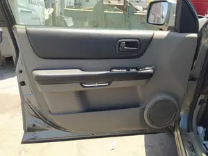 Foto de GUARNECIDO PUERTA DELANTERA IZQUIERDA NISSAN X-TRAIL (T30) 2.2 16V Turbodiesel CAT (114 CV / 84 KW) referencia 801538H330