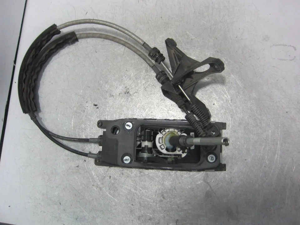 Foto de PALANCA CAMBIO SEAT LEON (5F1) 1.6 TDI (105 CV / 77 KW) referencia 5Q0711049AP