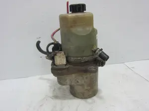 Foto de BOMBA DIRECCION FORD FOCUS BERLINA (CAP) 1.8 TDCi Turbodiesel CAT (116 CV / 85 KW) referencia 4M513K514AD foto 2