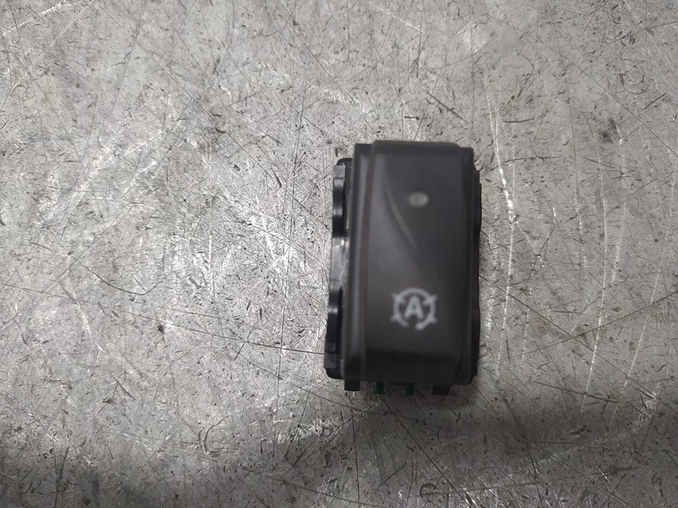 Foto de INTERRUPTOR RENAULT CLIO IV GRANDTOUR 0.9 Energy (90 CV / 66 KW) referencia 25134917R