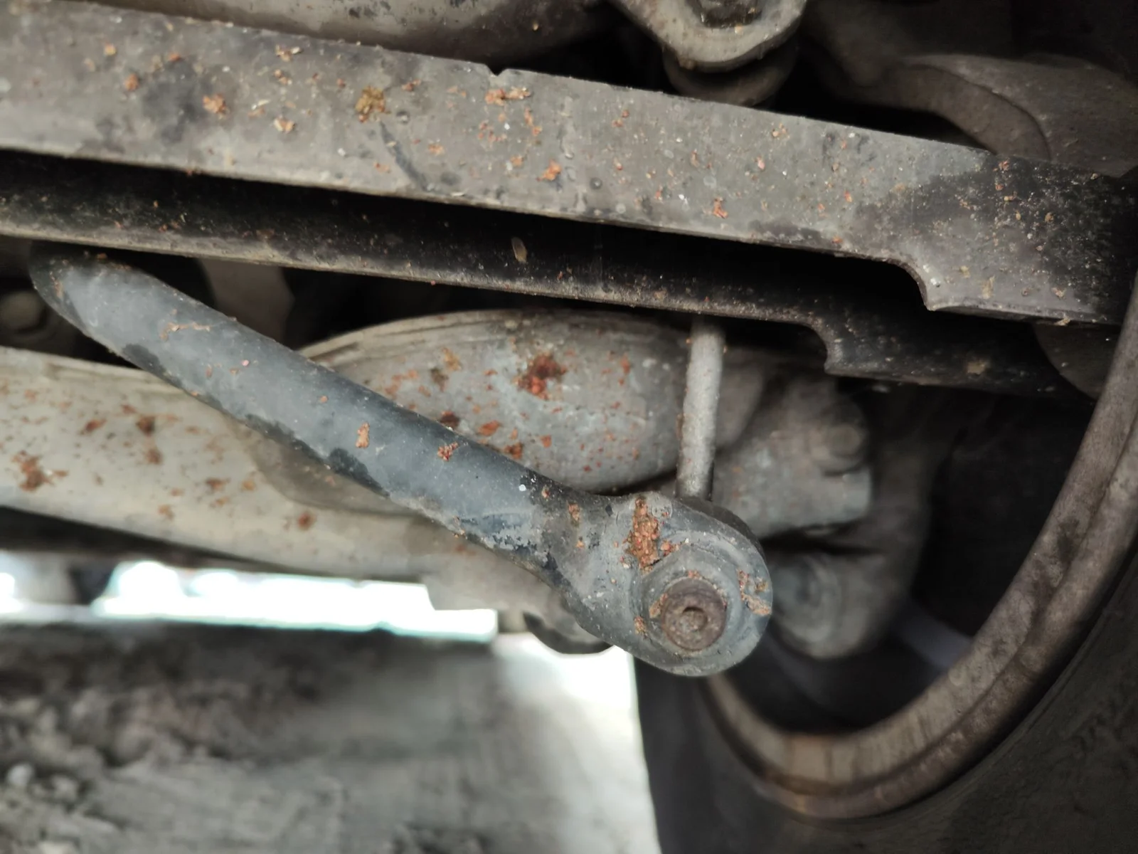 Foto de BRAZO SUSPENSION TRASERO DERECHO VOLVO S80 BERLINA 2.4 CAT (140 CV / 103 KW)