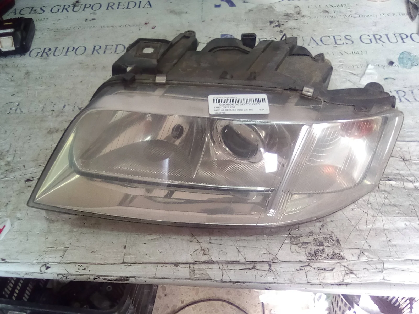 Foto de FARO IZQUIERDO AUDI A6 BERLINA (4B2) 2.5 V6 24V TDI (180 CV / 132 KW) referencia 14846700