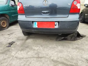 Foto de PARAGOLPES TRASERO VOLKSWAGEN POLO IV (9N1) 1.4 16V (75 CV / 55 KW)