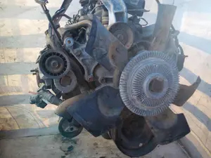 Foto de MOTOR COMPLETO CHRYSLER JEEP GR.CHEROKEE (ZJ)/(Z) 5.2 V8 CAT (211 CV / 155 KW) referencia ELF foto 9