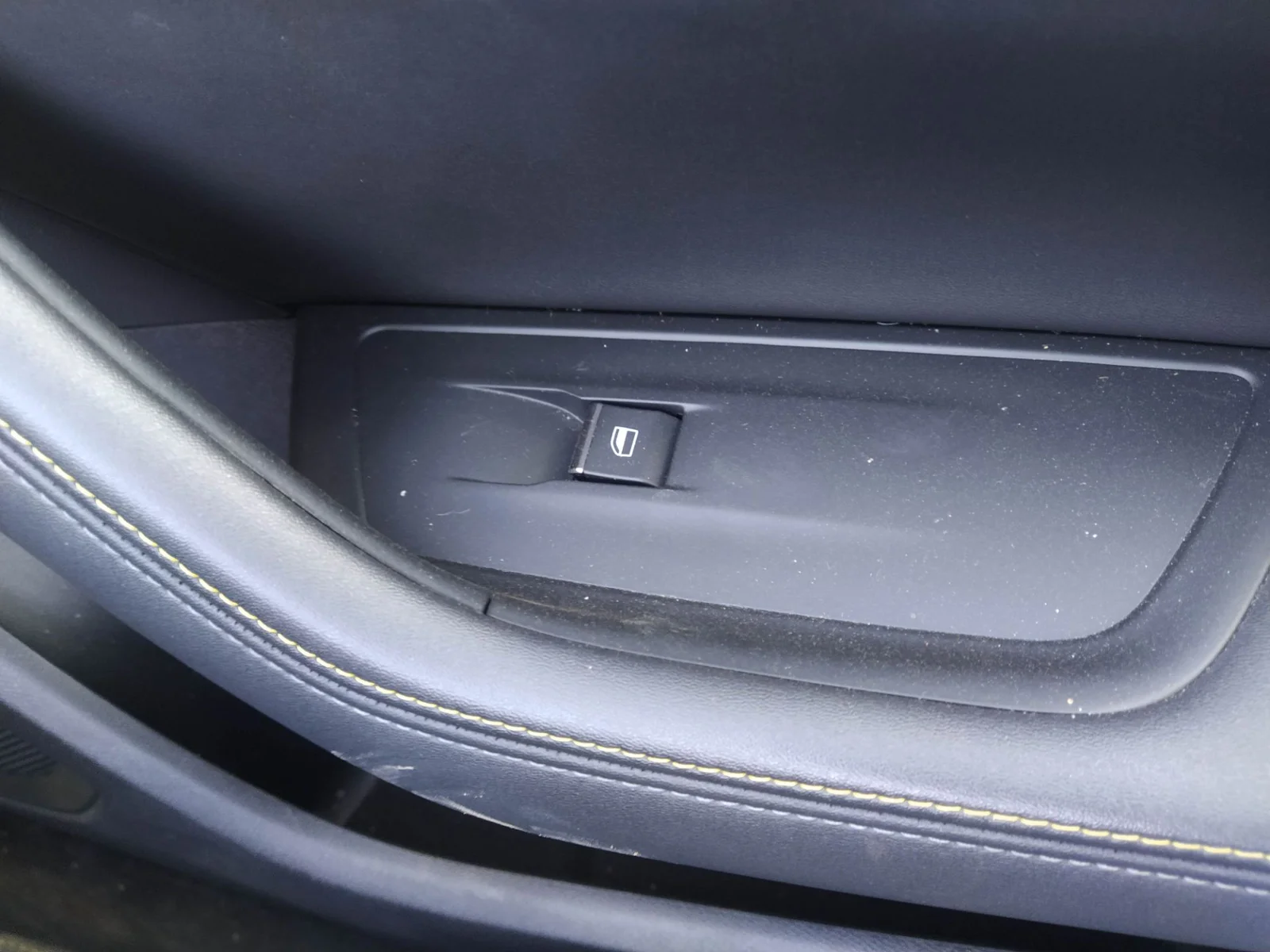Foto de MANDO ELEVALUNAS DELANTERO DERECHO PEUGEOT 508 Híbrido 265 kW (1.6 Ltr. - 147 kW) (360 CV / 265 KW)