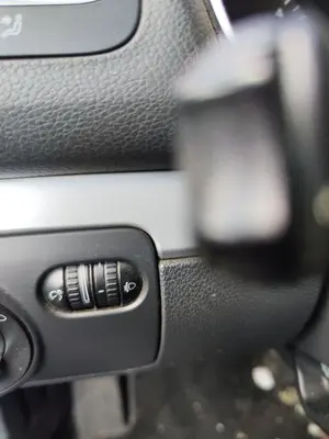 Foto de INTERRUPTOR VOLKSWAGEN GOLF VI (5K1)(10.2008) 2.0 TDI (110 CV / 81 KW)