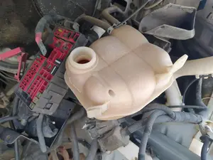 Foto de DEPOSITO EXPANSION FORD TRANSIT FURGÓN CORTO (FY) 2.0 TDE CAT (101 CV / 74 KW)