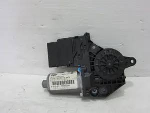 Foto de MOTOR ELEVALUNAS TRASERO IZQUIERDO VOLKSWAGEN TOURAN (1T1) referencia 0130821567