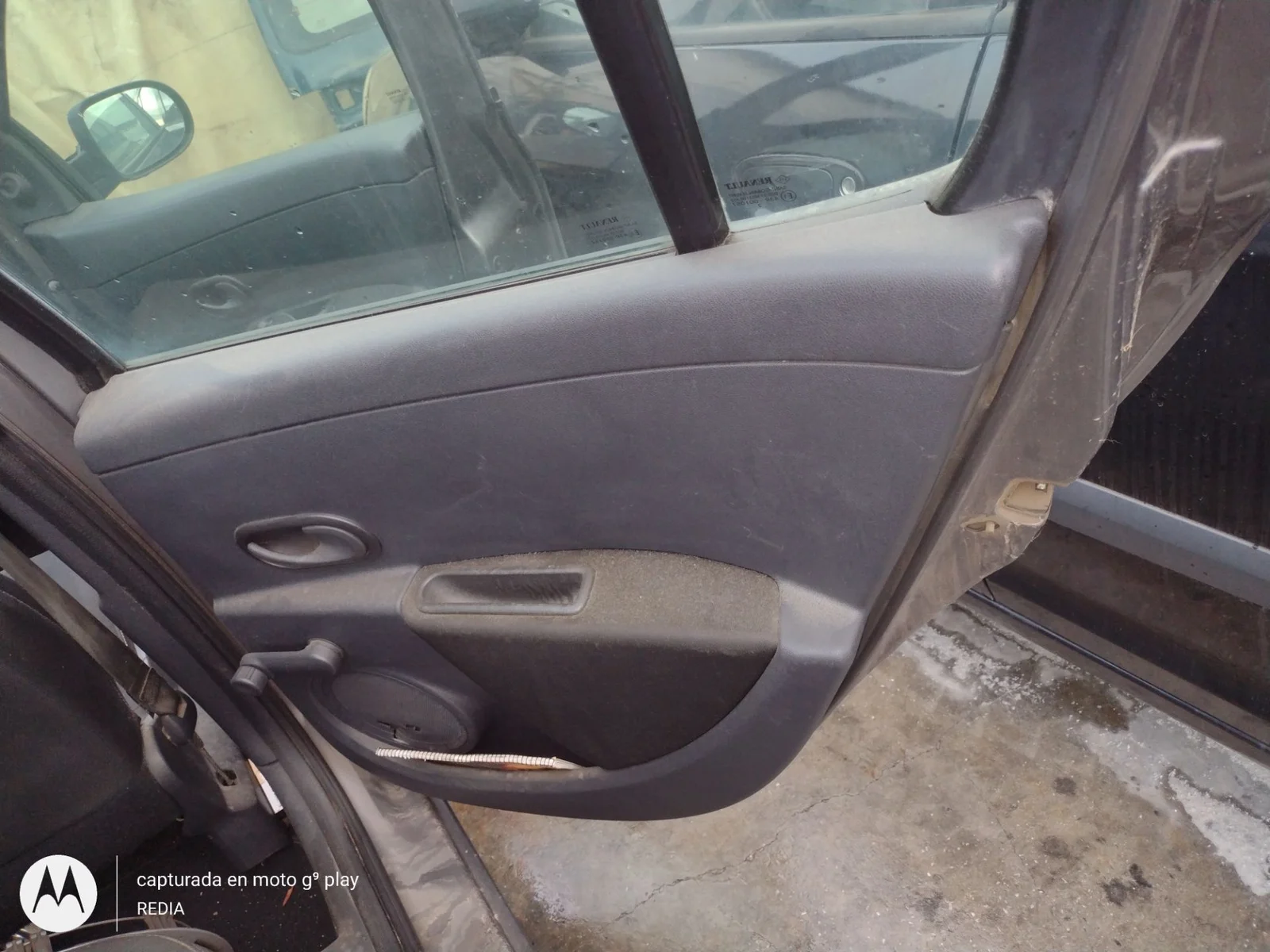 Foto de GUARNECIDO PUERTA TRASERA DERECHA RENAULT CLIO III 1.2 16V (75 CV / 55 KW)