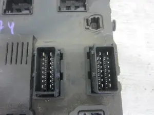 Foto de CAJA RELES / FUSIBLES CITROEN C3 1.4 HDi (68 CV / 50 KW) referencia 9652474480 foto 5