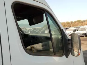 Foto de LUNA CUSTODIA DELANTERA DERECHA NISSAN NV400 FURGON (X62) 2.3 dCi Diesel CAT (125 CV / 92 KW)