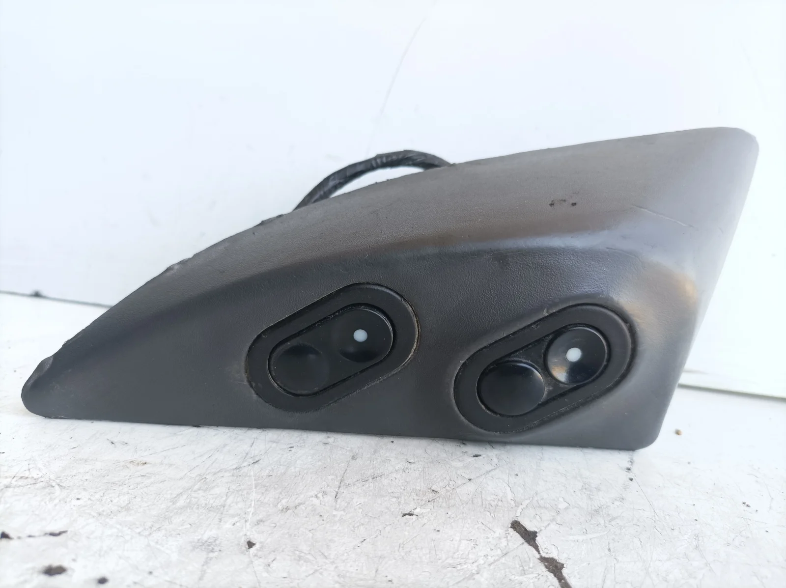Foto de MANDO ELEVALUNAS DELANTERO IZQUIERDO OPEL CORSA B referencia 90389335