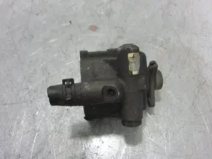 Foto de BOMBA DIRECCION RENAULT LAGUNA (B56) referencia 8200024738 foto 6