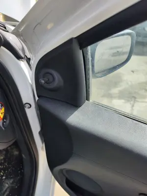 Foto de RETROVISOR DERECHO RENAULT CLIO III 1.5 dCi Diesel FAP (75 CV / 55 KW) foto 3