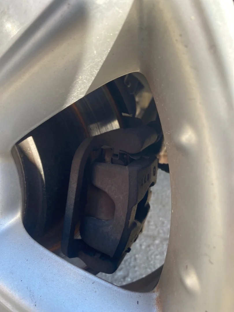 Foto de PINZA DE FRENO TRASERA IZQUIERDA NISSAN QASHQAI (J10) 2.0 16V CAT (141 CV / 104 KW) referencia 440111KD0A