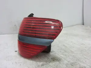 Foto de PILOTO TRASERO DERECHO PEUGEOT 406 BERLINA (S1/S2) 3.0 V6 24V CAT (190 CV / 140 KW) referencia 9630364777 foto 3