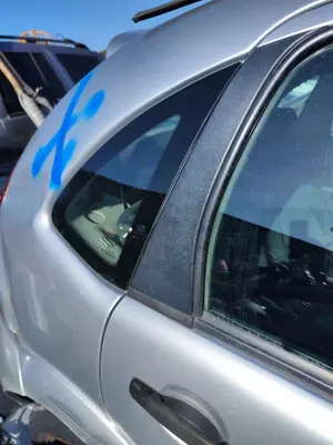 Foto de LUNA CUSTODIA TRASERA DERECHA CITROEN C3 1.4  (73 CV / 54 KW)
