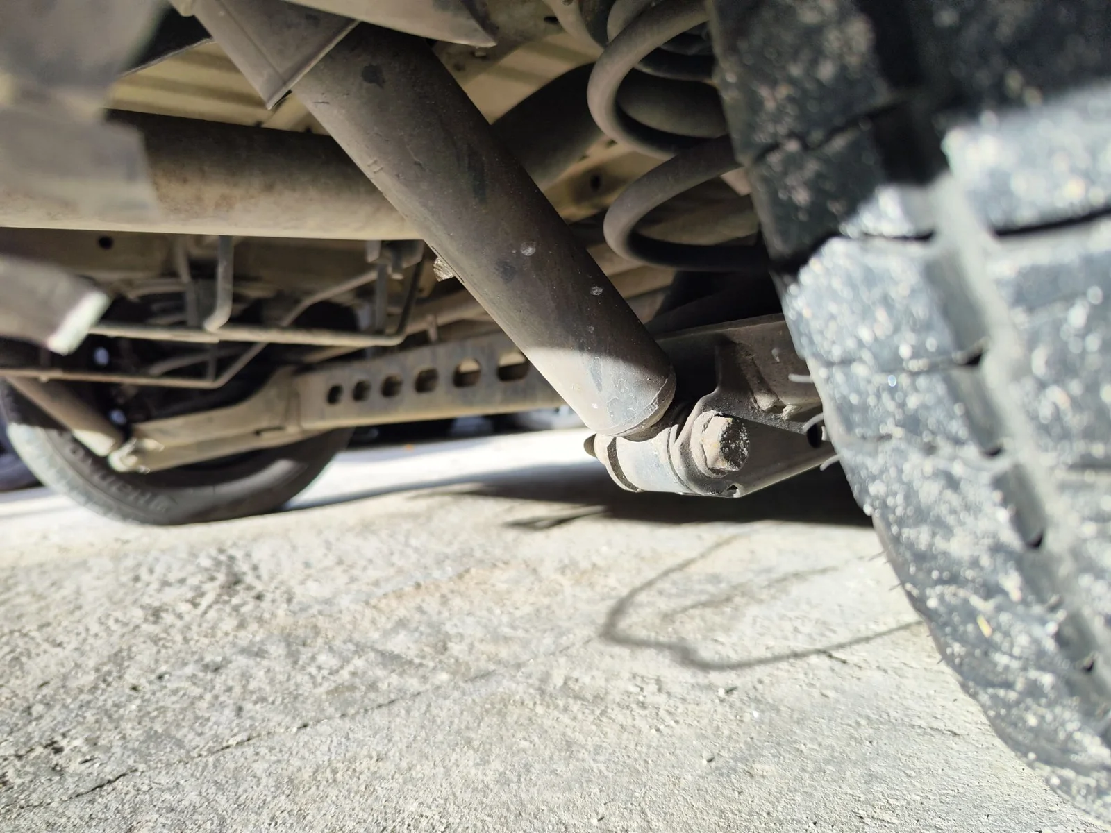 Foto de AMORTIGUADOR TRASERO DERECHO OPEL VIVARO FURGÓN/COMBI 2.0 16V CDTI (114 CV / 84 KW)