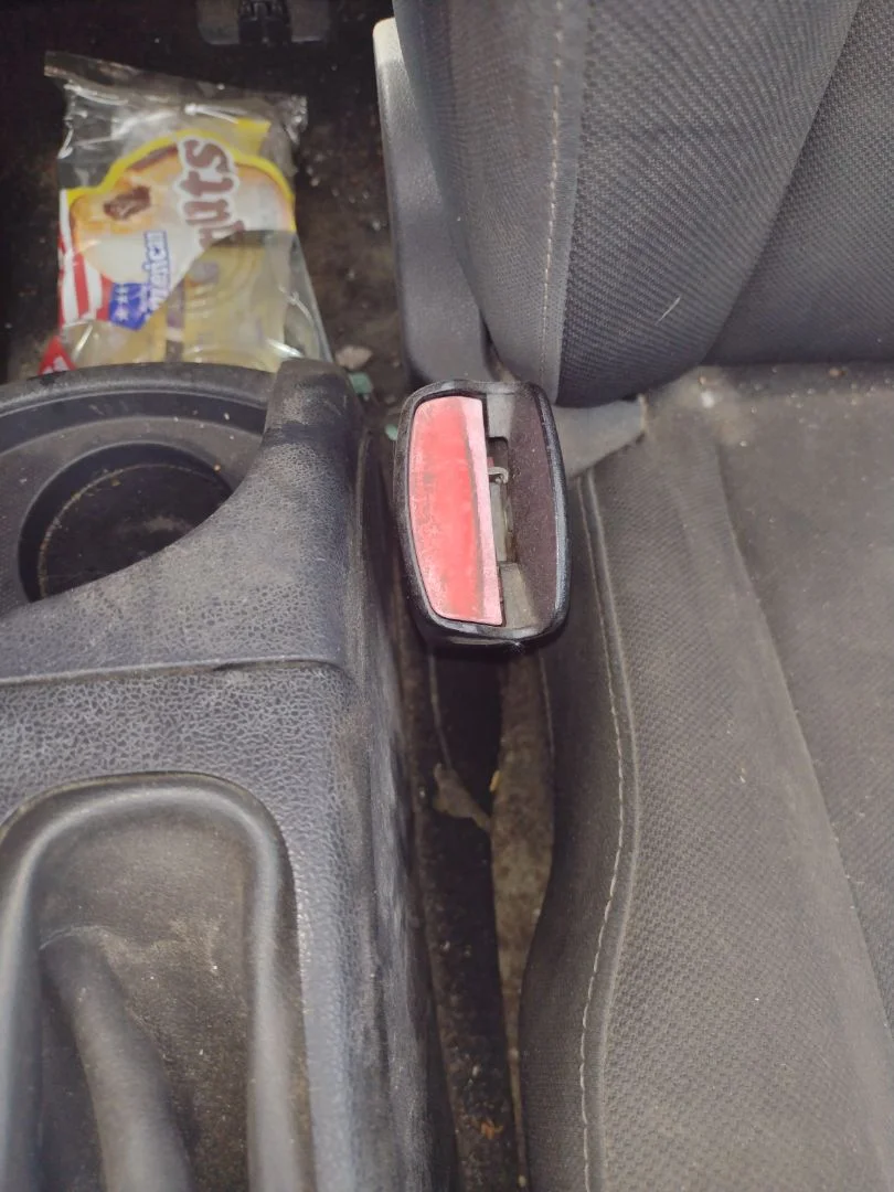 Foto de PRETENSOR AIRBAG IZQUIERDO RENAULT MEGANE III BERLINA 5P 1.5 dCi Diesel CAT (86 CV / 63 KW)
