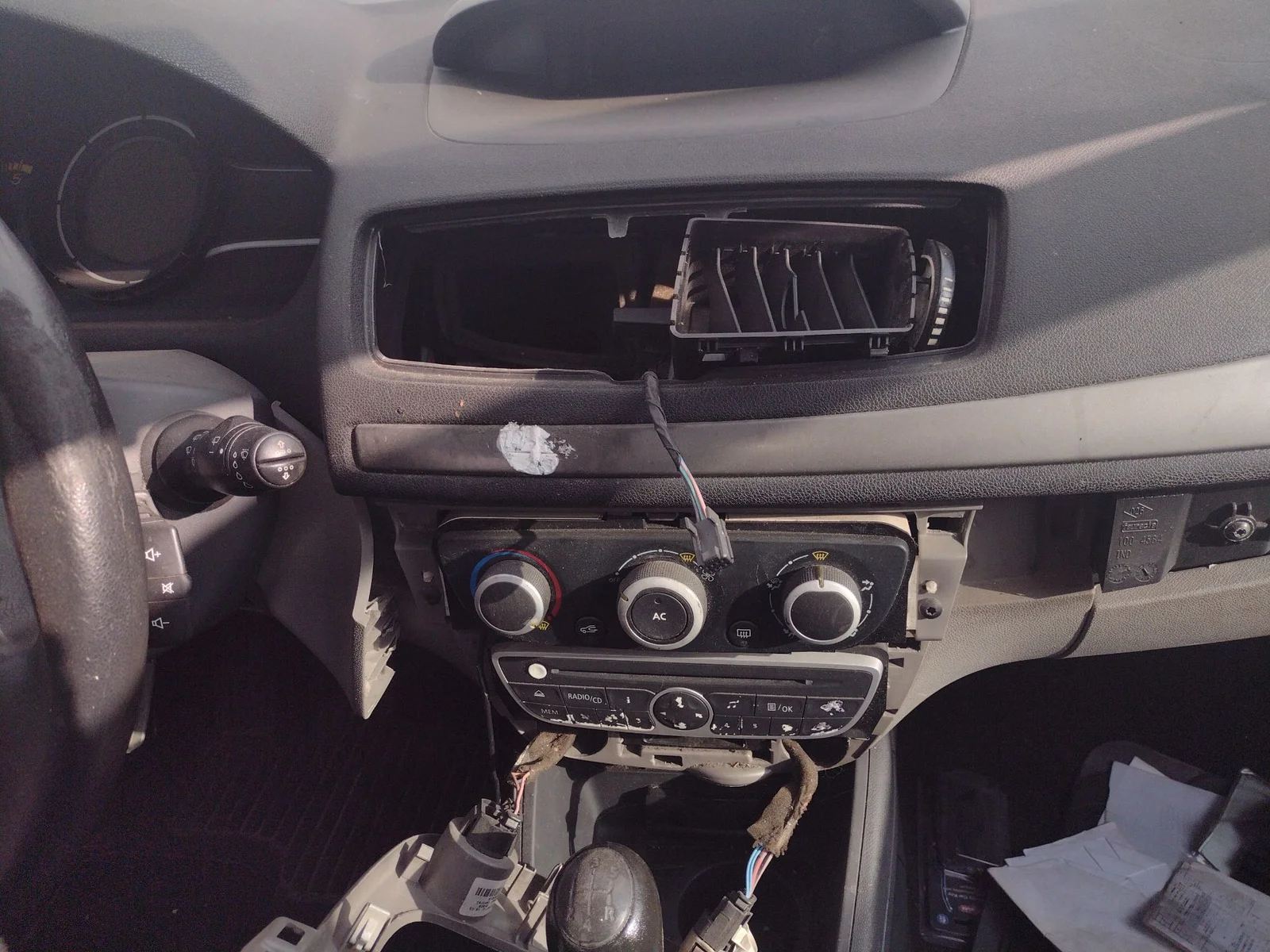 Foto de CALEFACCION ENTERA NORMAL RENAULT MEGANE III BERLINA 5P 1.5 dCi Diesel CAT (86 CV / 63 KW)