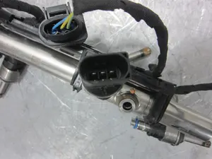 Foto de RAMPA INYECTORA PORSCHE MACAN (95BA) referencia 06K133317AB foto 4