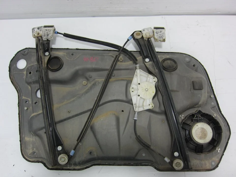 Foto de ELEVALUNAS DELANTERO DERECHO VOLKSWAGEN GOLF IV BERLINA (1J1)(10.1997) 1.6 16V (105 CV / 77 KW) referencia 1J4837766F