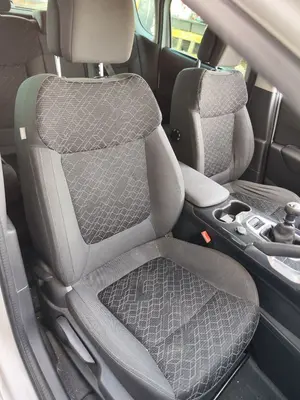 Foto de ASIENTO DELANTERO DERECHO PEUGEOT 3008 1.6 Blue-HDI FAP (120 CV / 88 KW) foto 2