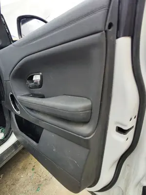 Foto de GUARNECIDO PUERTA DELANTERA DERECHA LAND ROVER RANGE ROVER EVOQUE 2.0 Td4 CAT (150 CV / 110 KW) foto 2