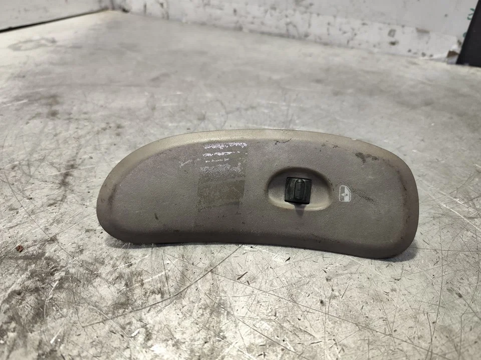 Foto de MANDO ELEVALUNAS TRASERO DERECHO CHRYSLER PT CRUISER 2.0 16V CAT (141 CV / 104 KW) referencia 11006B