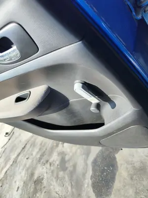 Foto de MANETA ELEVALUNAS TRASERA IZQUIERDA PEUGEOT 307 (S1)(04.2001) 1.6 16V CAT (109 CV / 80 KW)