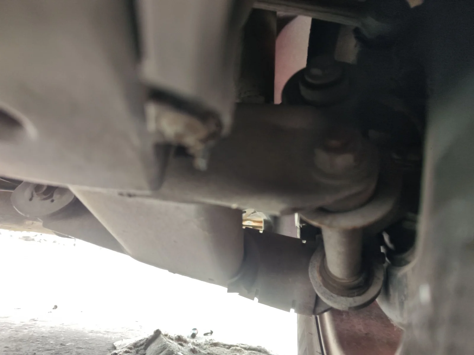 Foto de BRAZO SUSPENSION TRASERO IZQUIERDO BMW SERIE 5 BERLINA (E39) 3.0 24V Turbodiesel CAT (193 CV / 142 KW)