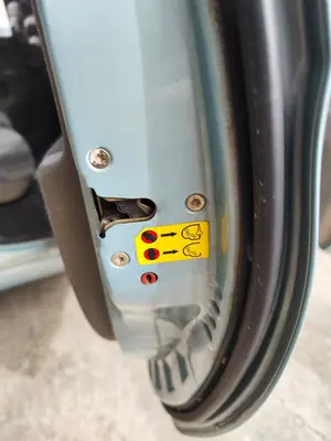 Foto de CERRADURA PUERTA TRASERA DERECHA CITROEN XSARA PICASSO 2.0 HDi CAT (RHY / DW10TD) (90 CV / 66 KW)