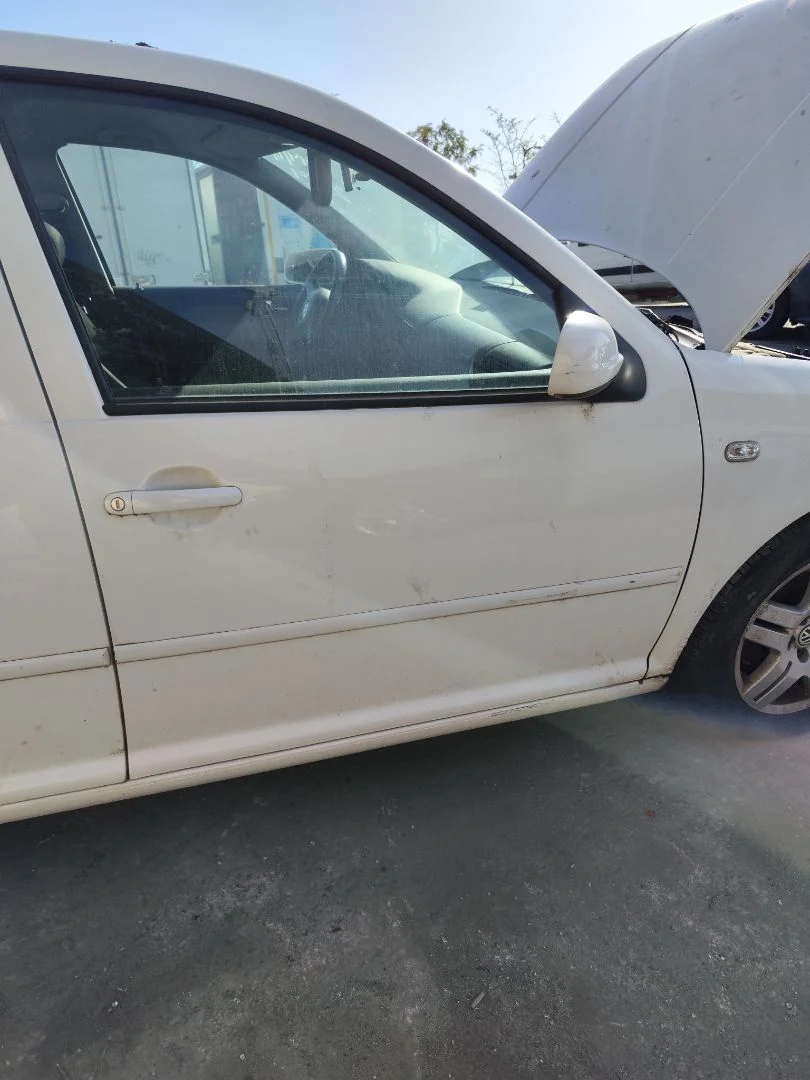 Foto de PUERTA DELANTERA DERECHA VOLKSWAGEN GOLF IV BERLINA (1J1)(10.1997) 2.0 (116 CV / 85 KW)
