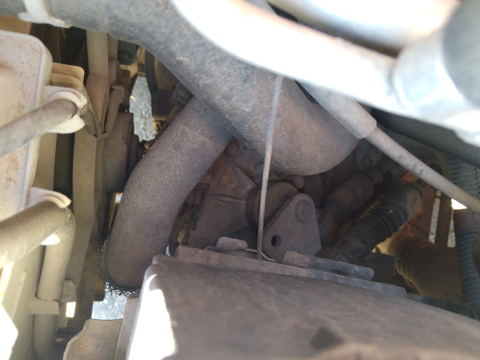 Foto de TUBO PRESION DIRECCION ASISTIDA PEUGEOT 107 1.0 CAT (384F) (68 CV / 50 KW)