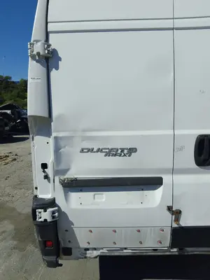 Foto de PORTON TRASERO IZQUIERDO FIAT DUCATO 3 MAXI FURGÓN TS 35 (295) 2.3 JTD CAT (131 CV / 96 KW) referencia 46858573