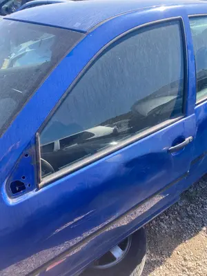 Foto de PUERTA DELANTERA IZQUIERDA VOLKSWAGEN GOLF IV BERLINA (1J1)(10.1997) 1.9 TDI (110 CV / 81 KW)