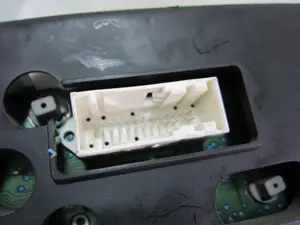 Foto de CUADRO INSTRUMENTOS FORD FOCUS BERLINA (CAK) 1.8 16V CAT (116 CV / 85 KW) referencia 98AP10841BC foto 5