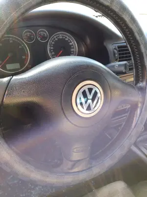 Foto de AIRBAG DELANTERO IZQUIERDO VOLKSWAGEN PASSAT BERLINA (3B3) 1.9 TDI (131 CV / 96 KW)
