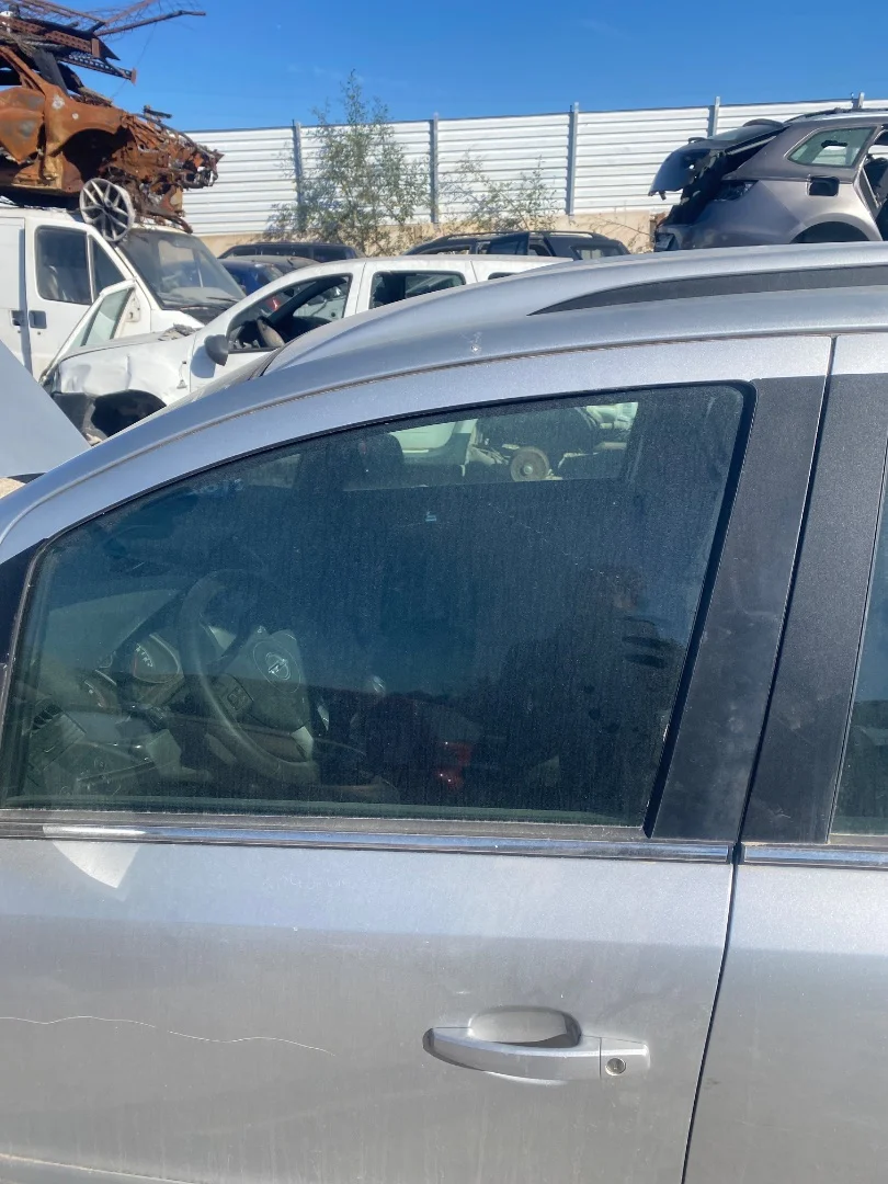 Foto de LUNA DELANTERA IZQUIERDA OPEL ZAFIRA B 1.9 CDTI (120 CV / 88 KW) referencia 93184335